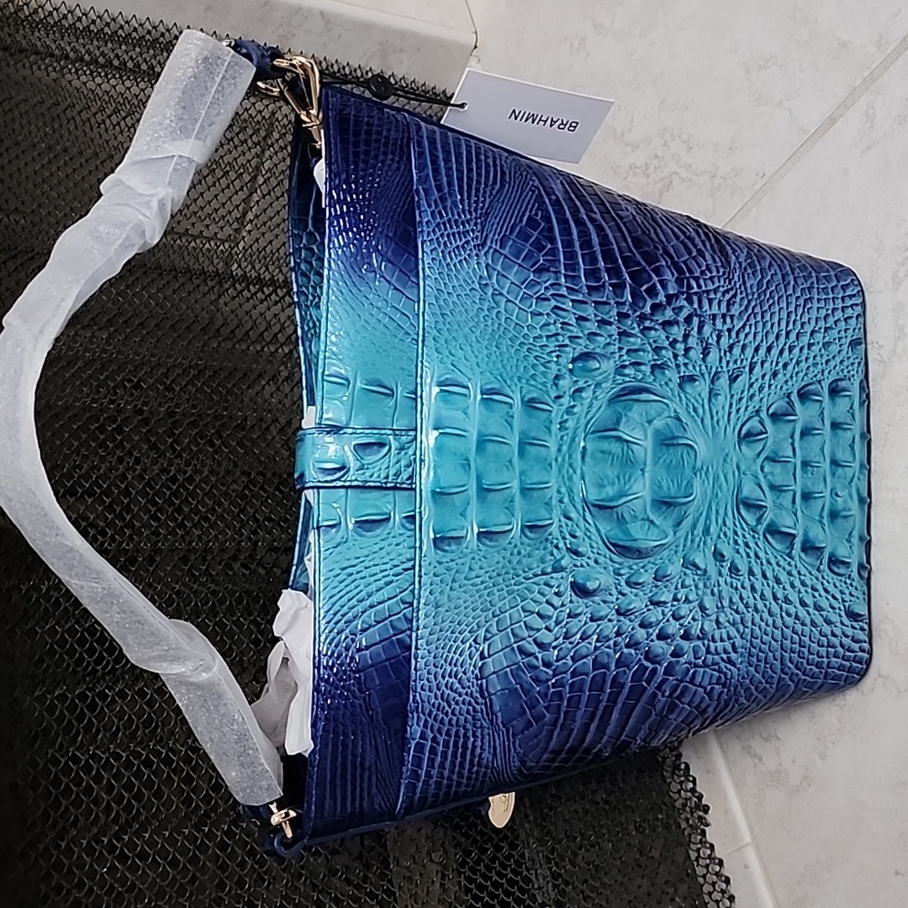 βΌοΈLAST DAY!!βΌοΈ ππ©΅ BRAHMIN Affinity Ombre Shira Bucket Bag π©΅π - Picture 5 of 10